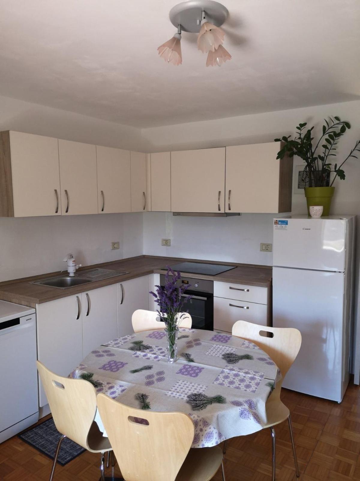 Apartma Ester Луция Экстерьер фото